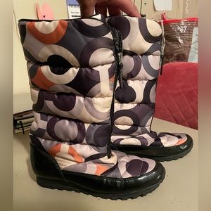 Coach logo puffer zip up boot